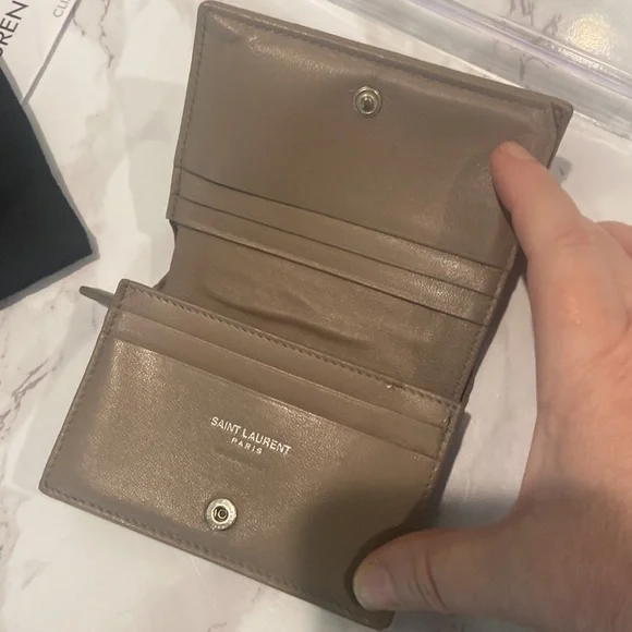 🇫🇷YSL PUFFER PETITE WALLET LAMBSKIN with COA - Picture 7 of 10